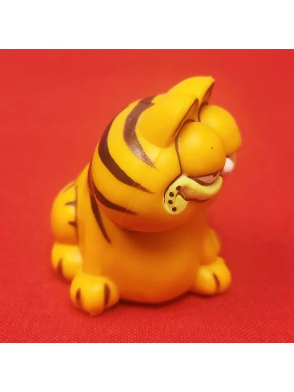 Vintage Garfield Sitting PVC Figurine